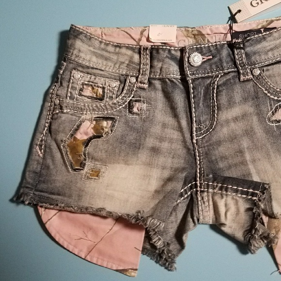 Realtree by Grace in La Pink Camo Jean Shorts - Picture 3 of 6